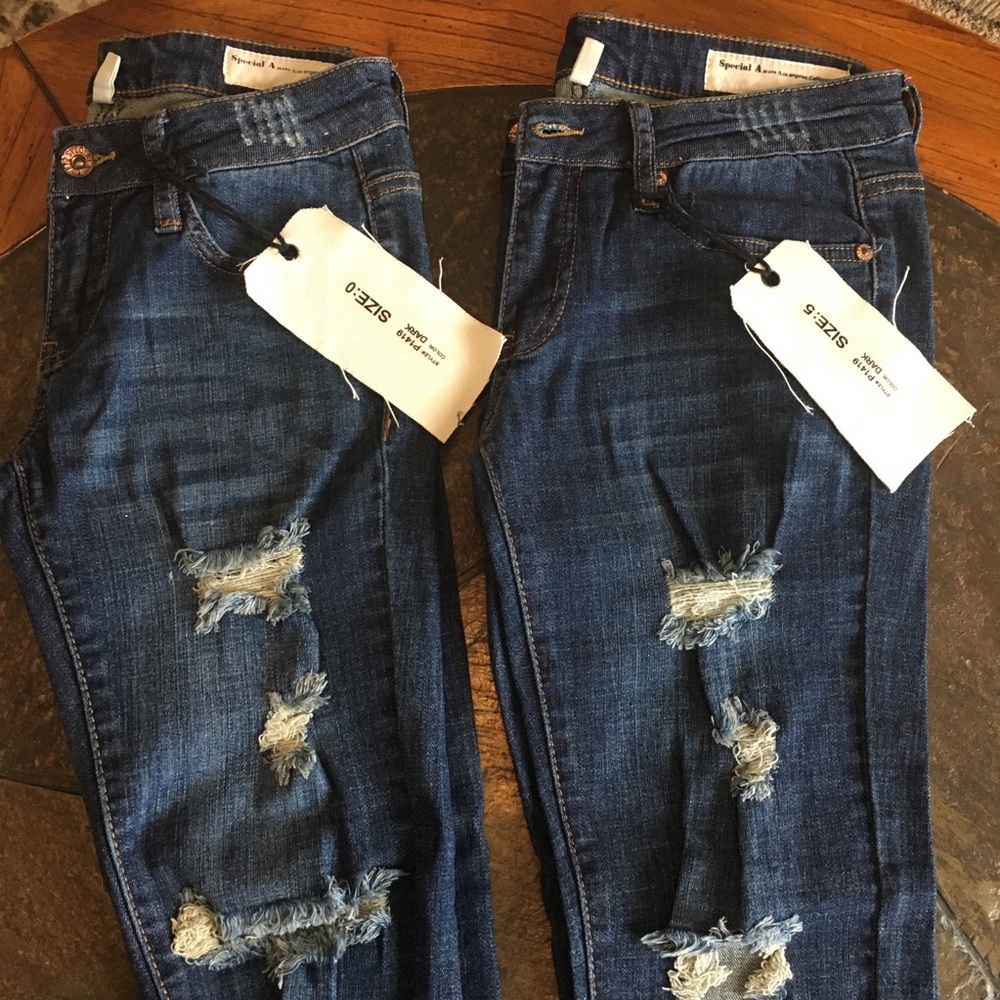 Distressed Skinny Jeans💗 - Picture 3 of 6